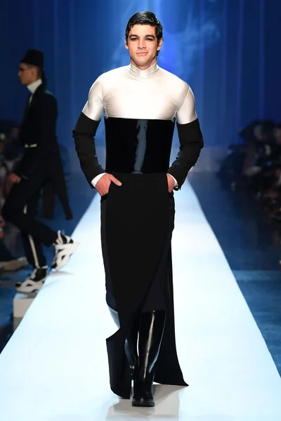 Look 13